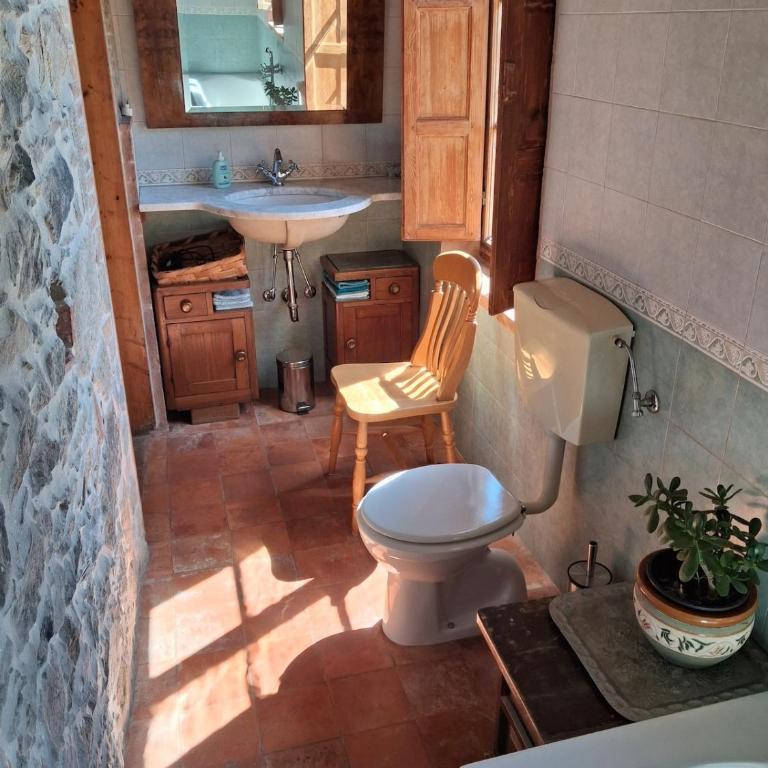 Attic with balcony at Locanda del Capo - Camera King con Vista Montagne - 18