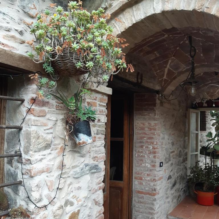 Attic with balcony at Locanda del Capo - Camera King con Vista Montagne - 7