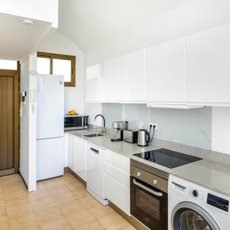 Modern Sea View Apartment Near Beach & Pool Puerto Rico - One-Bedroom Apartment - 12