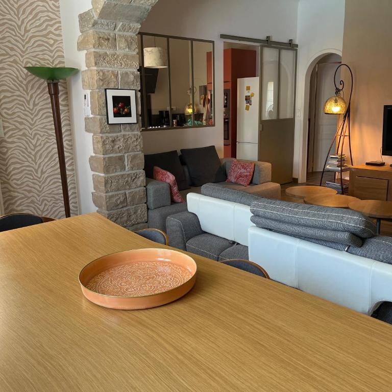 Maison Méditerranéenne proche du cœur de ville, avec piscine - Three-Bedroom Villa - 3