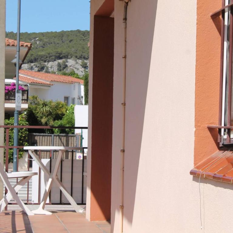 Apartment Grecia 200 meter from beach LEstartit - Three-Bedroom Apartment - 15