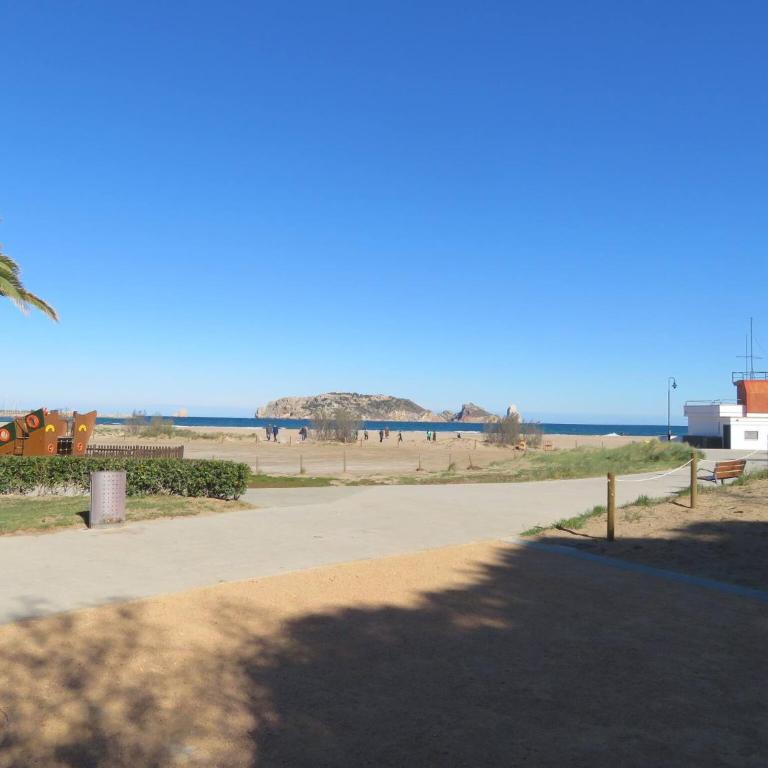 Apartment Grecia 200 meter from beach LEstartit - Three-Bedroom Apartment - 17