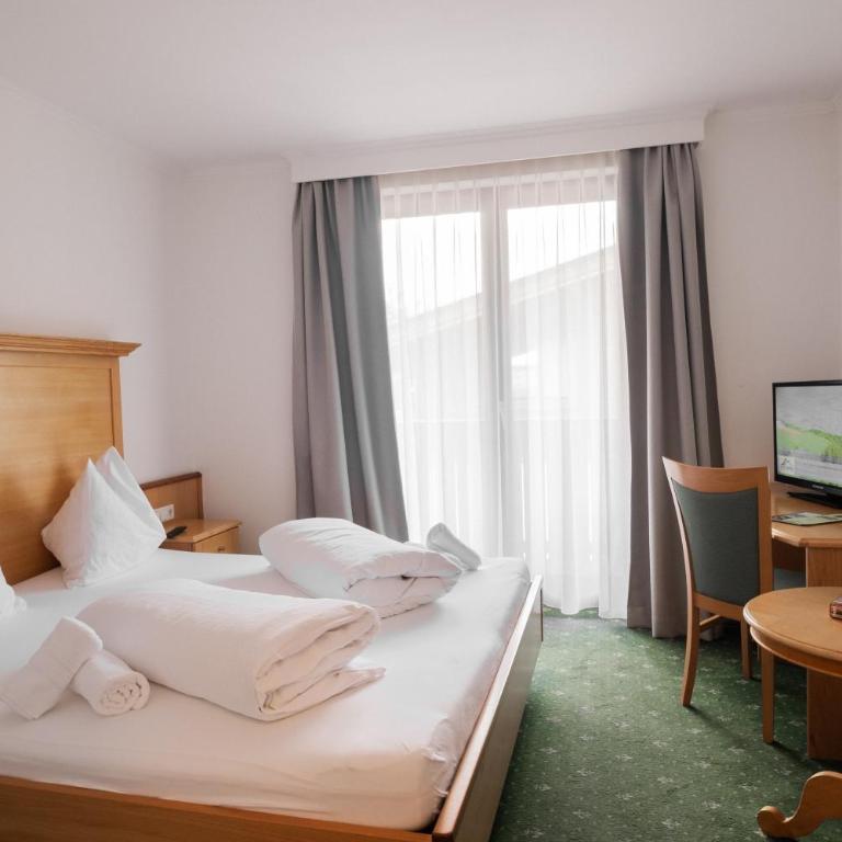 Hotel Martini Kaprun including free parking and Zell am See-Kaprun summer card - Standard Doppelzimmer - 4