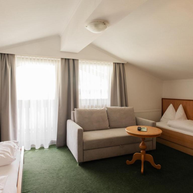 Hotel Martini Kaprun including free parking and Zell am See-Kaprun summer card - Familienzimmer mit Balkon - 4