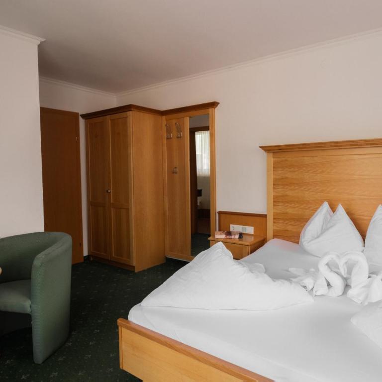 Hotel Martini Kaprun including free parking and Zell am See-Kaprun summer card - Standard Doppelzimmer - 8