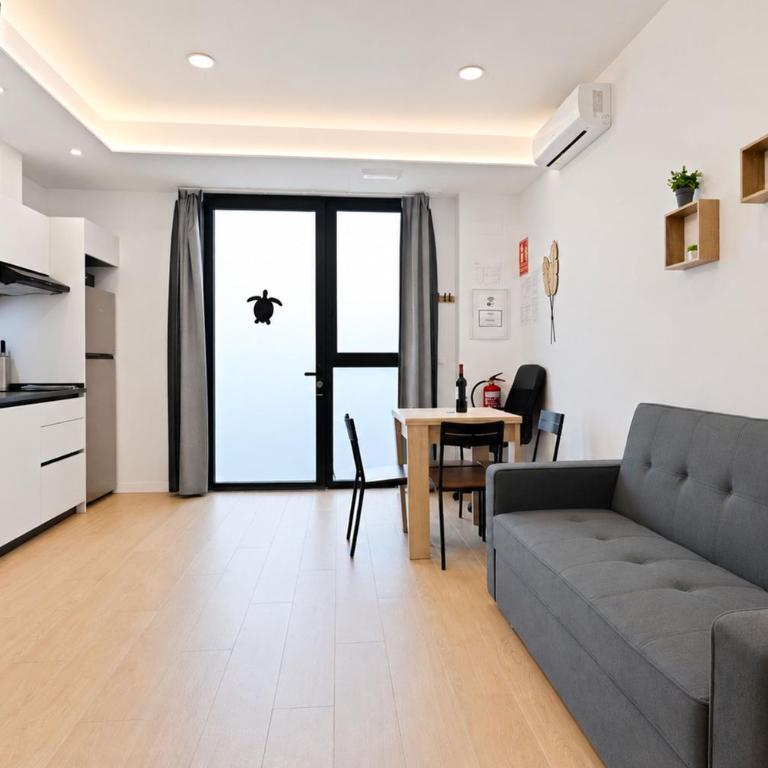 Tortuga - Entire Apt - Near Beach and Stadium by Río Turia Apartments - One-Bedroom Apartment - 12