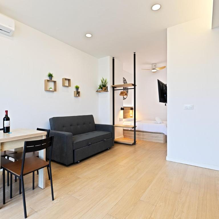Tortuga - Entire Apt - Near Beach and Stadium by Río Turia Apartments - One-Bedroom Apartment - 15