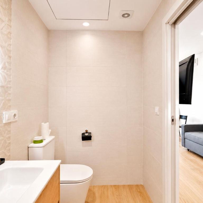 Tortuga - Entire Apt - Near Beach and Stadium by Río Turia Apartments - One-Bedroom Apartment - 4