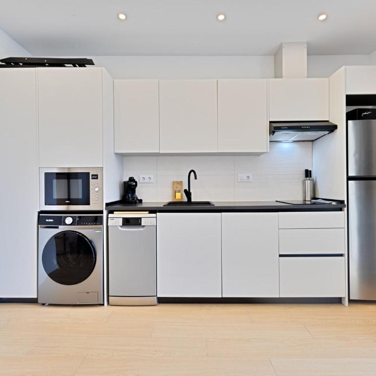 Tortuga - Entire Apt - Near Beach and Stadium by Río Turia Apartments - One-Bedroom Apartment - 5