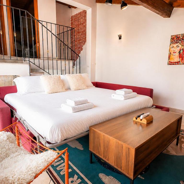 Rooftop Penthouse 3BR Sleeps 6 Historic Catania - Two-Bedroom Apartment - 6