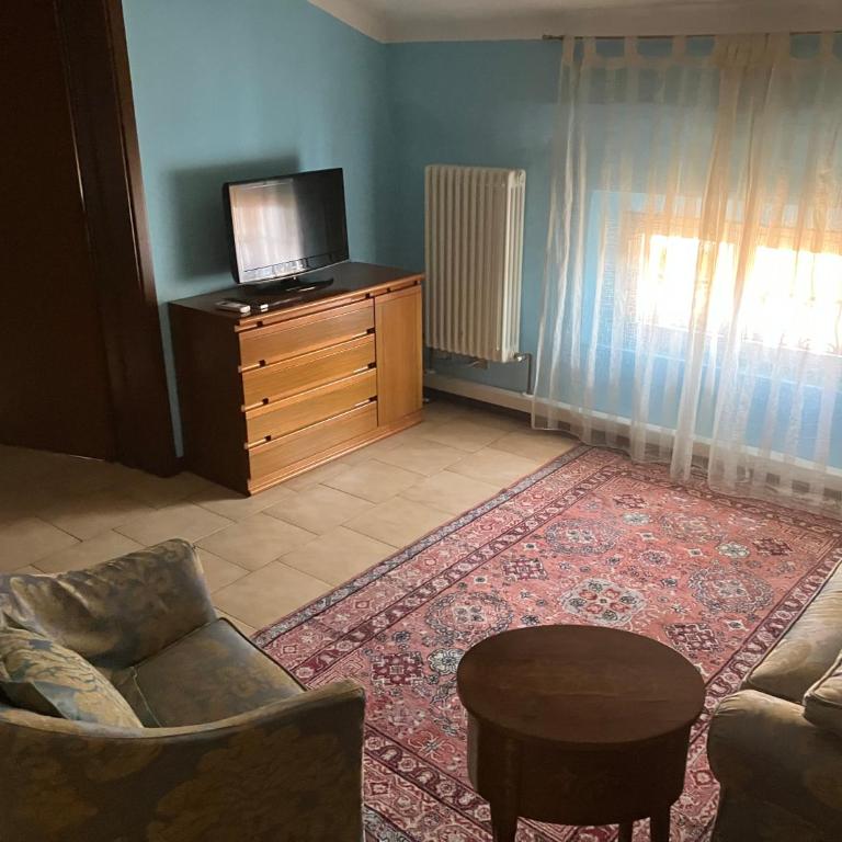 Fondobanchetto - Appartamento con 2 Camere da Letto - 2