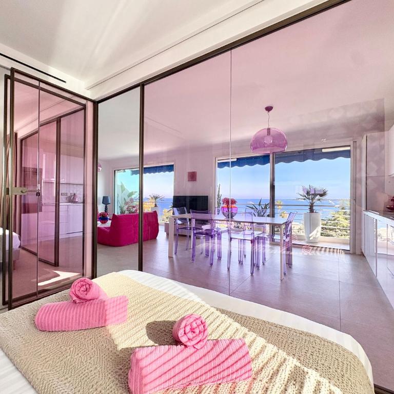 Royal Pink - Design- Vue de rêve - Parking gratuit - Appartement 4 Chambres - 63