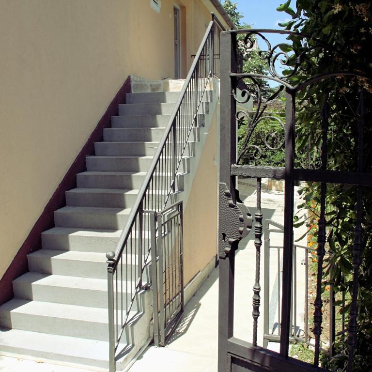 Central Location Amigo - Two Bedroom Apartment with Terrace - 16