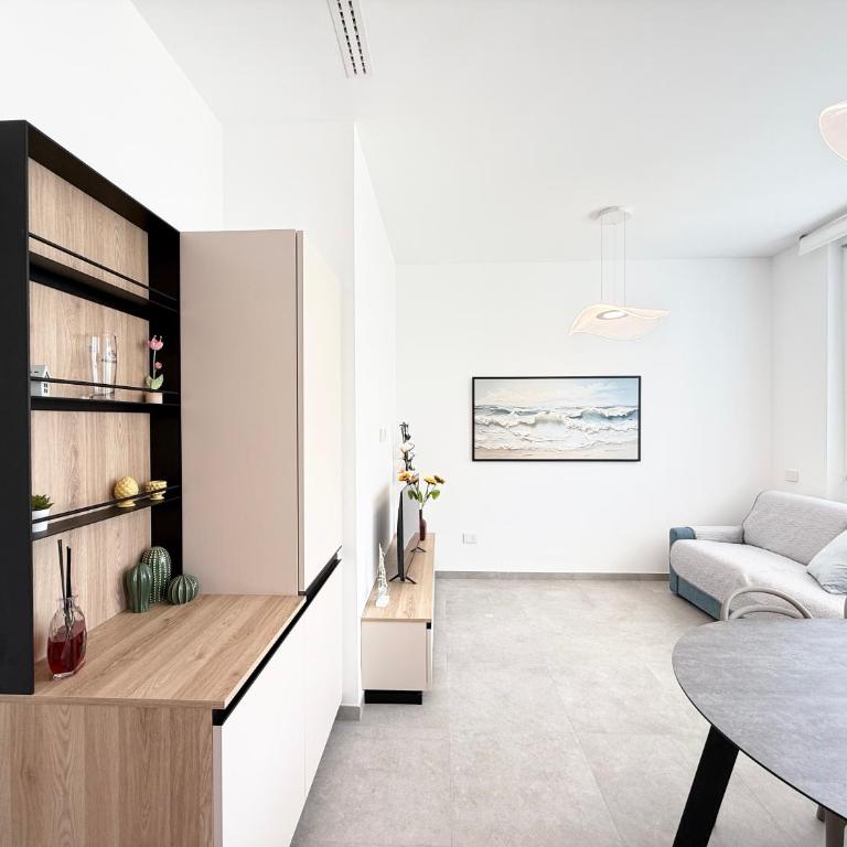 Sailing View - Two-Bedroom Apartment - 2