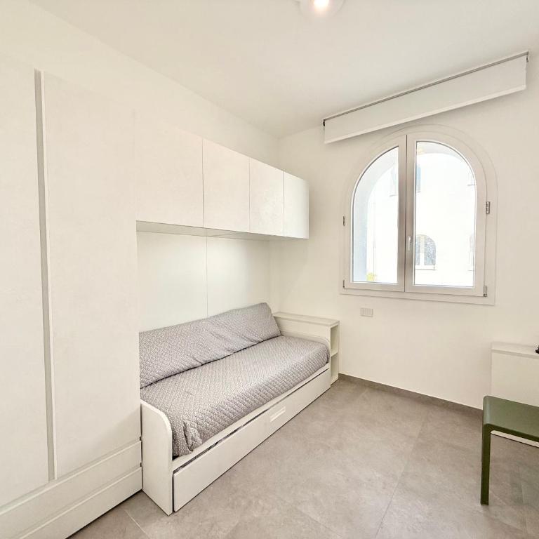 Sailing View - Two-Bedroom Apartment - 11