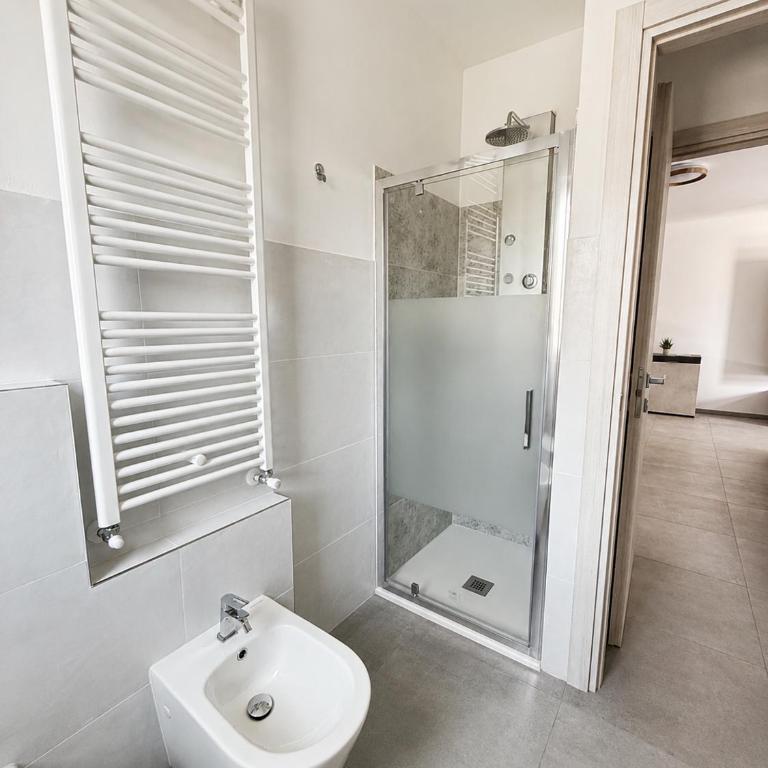 Villa Smeraldo, Spacious Comfort Villa on Lake Como with Garden, Garage & AC - Villa Superior - 22