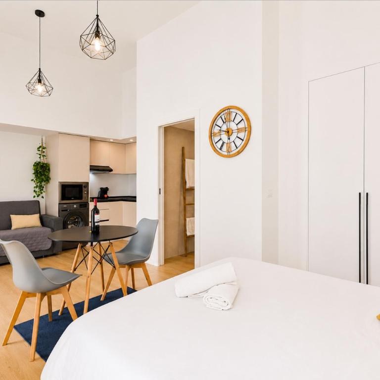 Jirafa - Entire Apt - Near Beach and Stadium by Río Turia Apartments - One-Bedroom Apartment - 14