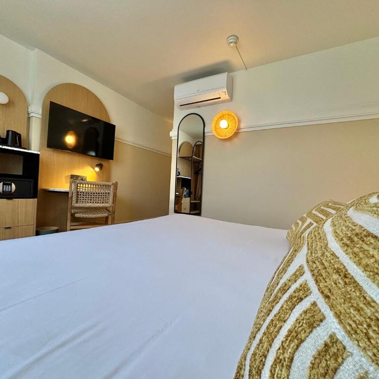 Hôtel & Résidence Vacances Bleues Orhoïtza - Chambre Double - 4