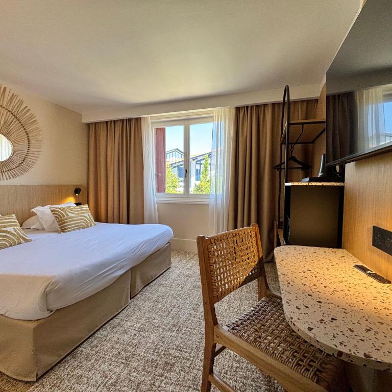 Hôtel & Résidence Vacances Bleues Orhoïtza - Chambre Double - 10
