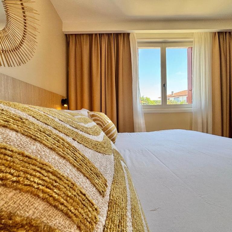 Hôtel & Résidence Vacances Bleues Orhoïtza - Chambre Double - 3