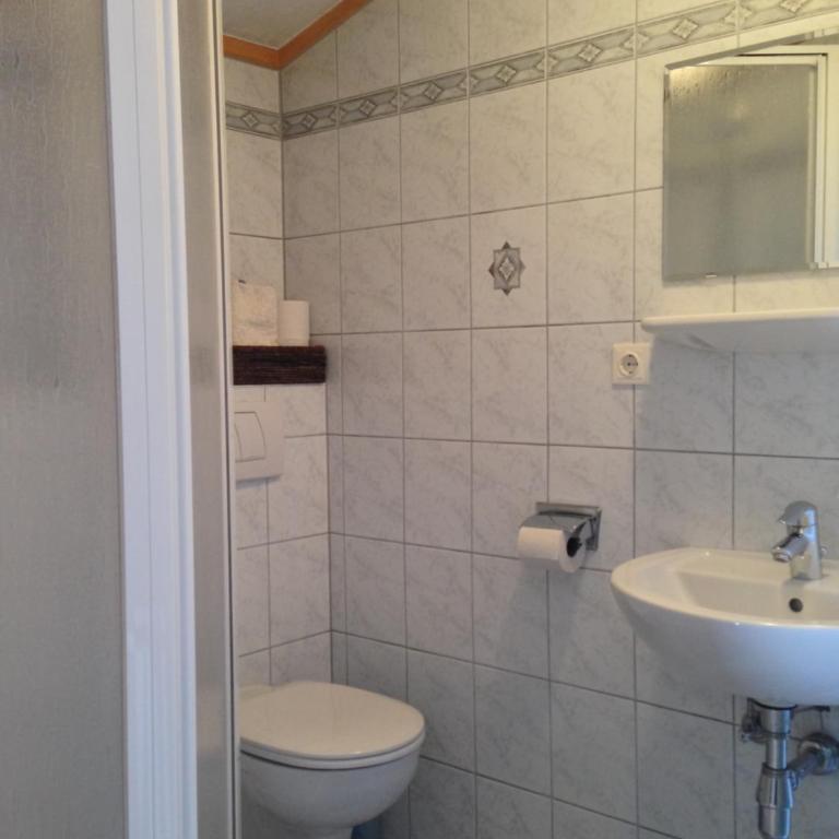 Biobauernhof Kleinummerstall - Dreibettzimmer mit Balkon - 3