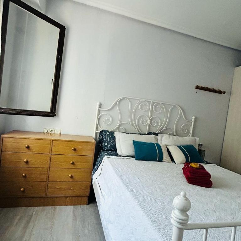 Espaciosa y Luminosa - Doppelzimmer mit Gemeinschaftsbad - 4