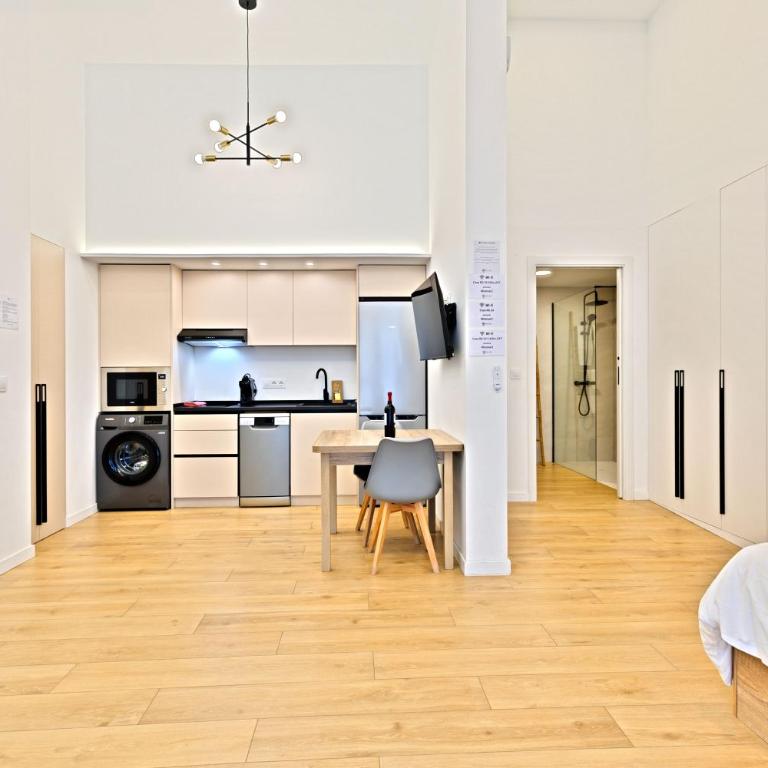 Pingüino - Entire Apt - Near Beach and Stadium by Río Turia Apartments - One-Bedroom Apartment - 4