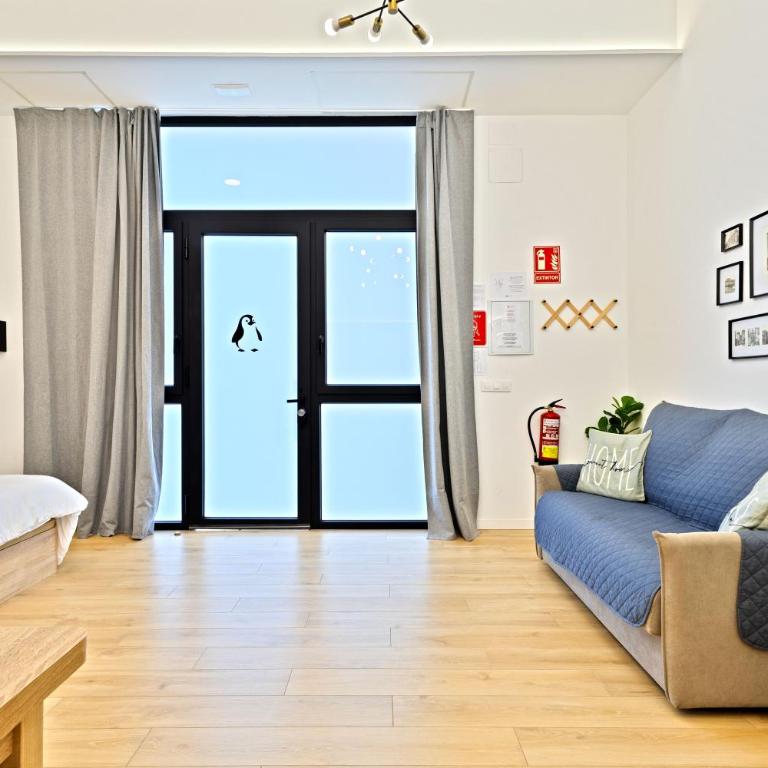 Pingüino - Entire Apt - Near Beach and Stadium by Río Turia Apartments - One-Bedroom Apartment - 10