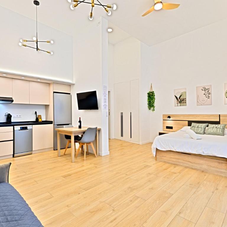Pingüino - Entire Apt - Near Beach and Stadium by Río Turia Apartments - One-Bedroom Apartment - 12