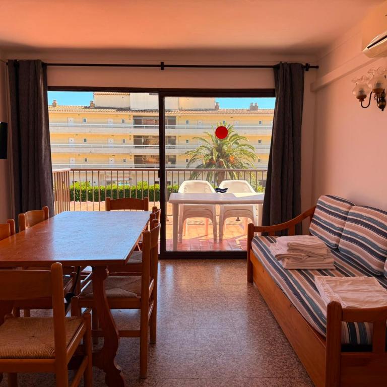 Payet Apartments - One-Bedroom Apartment (2 - 4 Adults) - 12