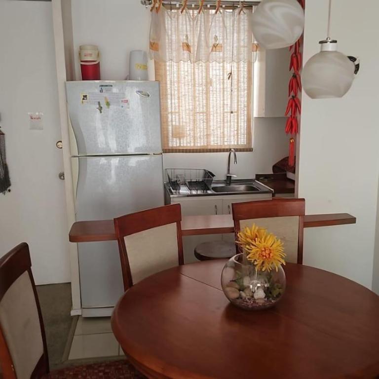 Alojamiento Depto Amoblado, Frente a playa La Herradura - Apartamento de 3 dormitorios - 4