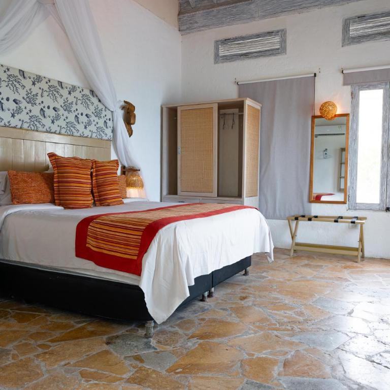 Hotel Isla Real - Deluxe Suite with Sea View - 12