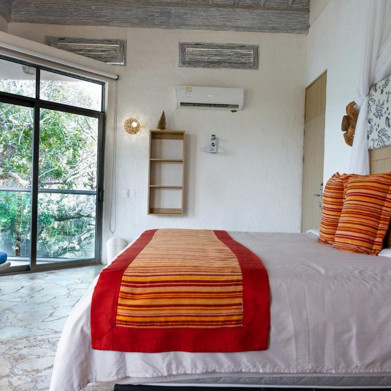 Hotel Isla Real - Deluxe Suite with Sea View - 9