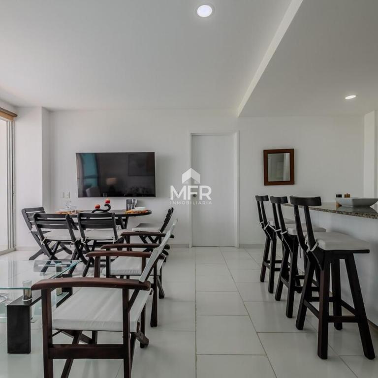 Morros 3 Beachfront 2 Bedrooms - Two-Bedroom Apartment - 8