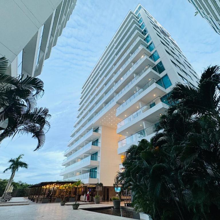 Hermoso apartamento con salida al mar exclusivo edificio - Three-Bedroom Apartment - 10