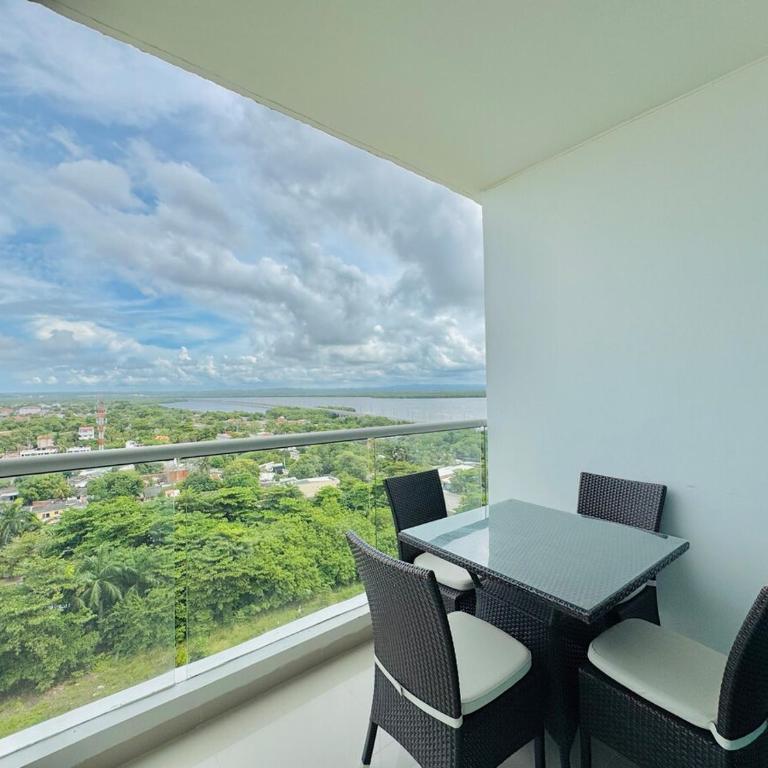 Hermoso apartamento con salida al mar exclusivo edificio - Three-Bedroom Apartment - 12