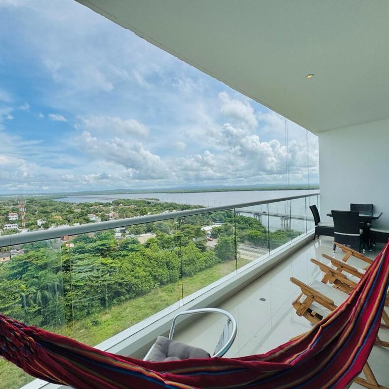 Hermoso apartamento con salida al mar exclusivo edificio - Three-Bedroom Apartment - 16