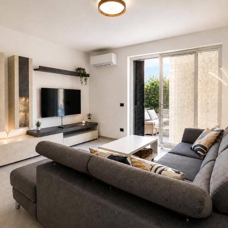 Villa Smeraldo, Spacious Comfort Villa on Lake Como with Garden, Garage & AC - Villa Superior - 4