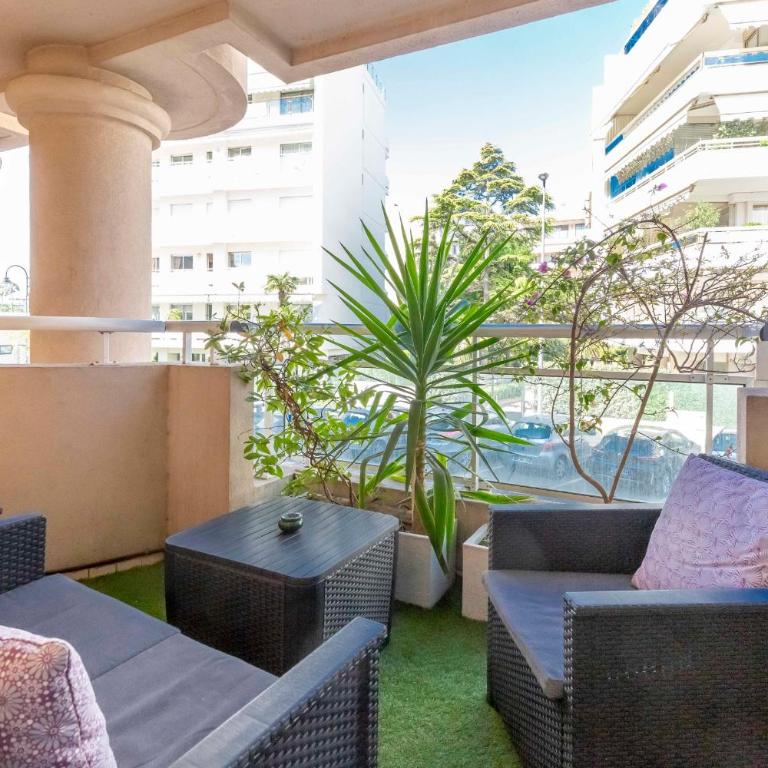 F4 climatisé avec 3 chambres et terrasse proche plages - Appartement - 2