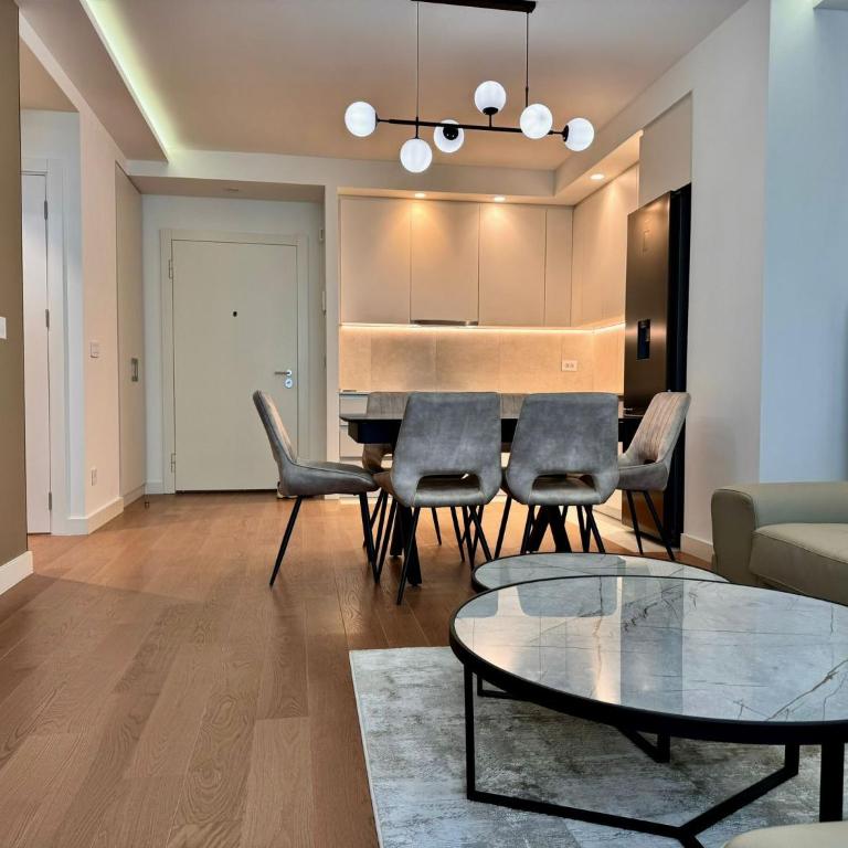 Parkside Residence - One-Bedroom Apartment with Park View - 1