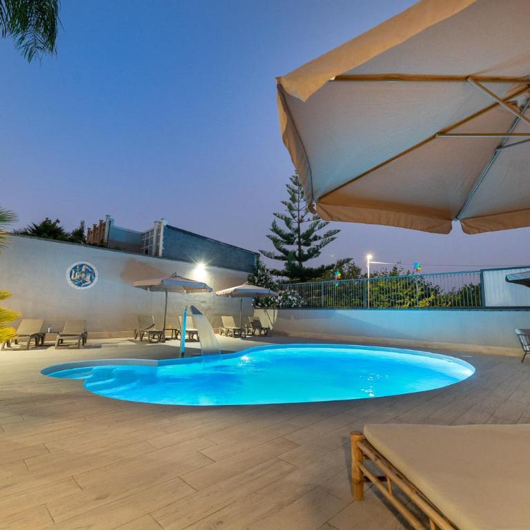HOLIDAYS ALBA - Two-Bedroom Villa - 3