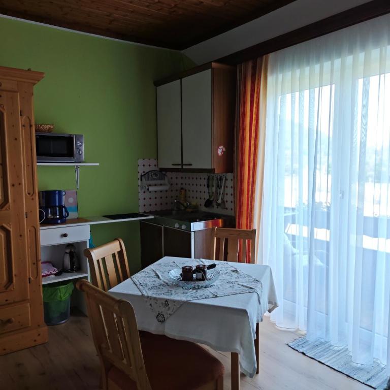 Blumenpension Strauss - Ferienwohnungen - Studio mit Balkon - 6
