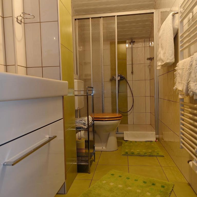Blumenpension Strauss - Ferienwohnungen - Apartment mit 2 Schlafzimmern - 2
