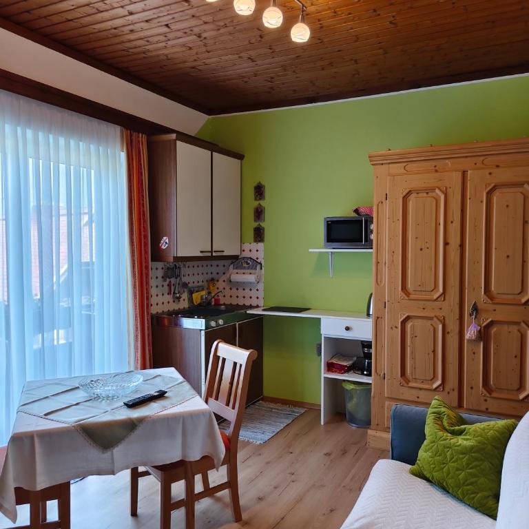 Blumenpension Strauss - Ferienwohnungen - Studio mit Balkon - 5