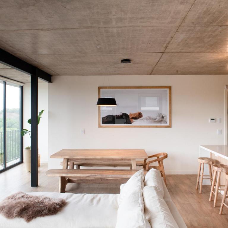 Depto Bosque - Depto a una cuadra de Luna Roja, Chapa con parrilla y terraza - Hola Sur - Apartamento de 2 dormitorios - 2