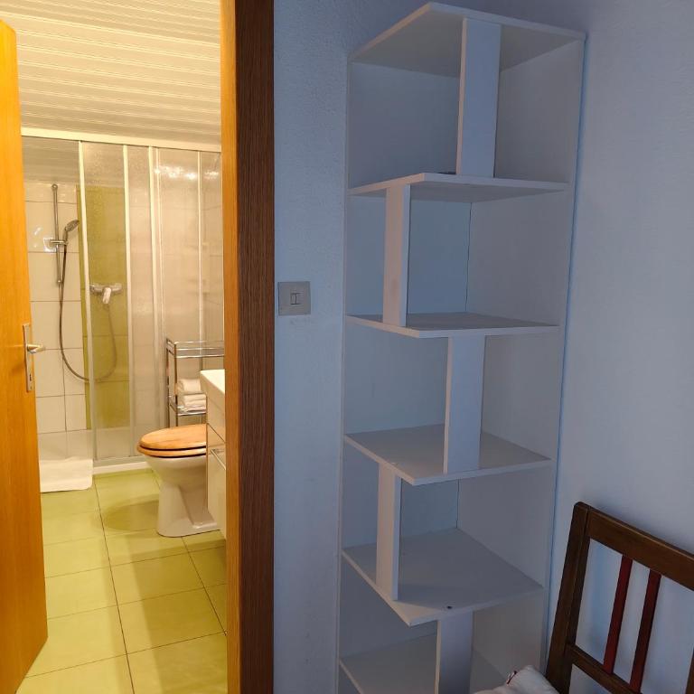 Blumenpension Strauss - Ferienwohnungen - Studio mit Balkon - 14