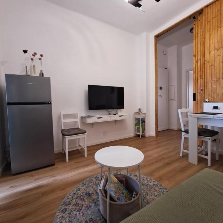 Casa Five next to Metro - One-Bedroom Apartment - 5