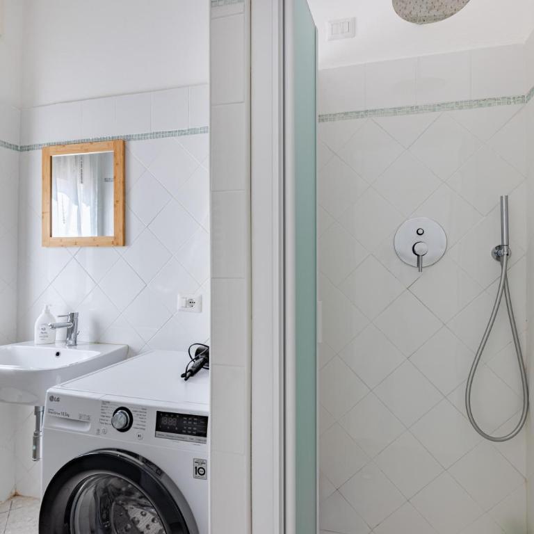 da Paola - Group Getaway - Bright Flat with Balcony WiFi & AC - Private internal Parking for motorbikes and bikes - Appartamento con 3 Camere da Letto - 25
