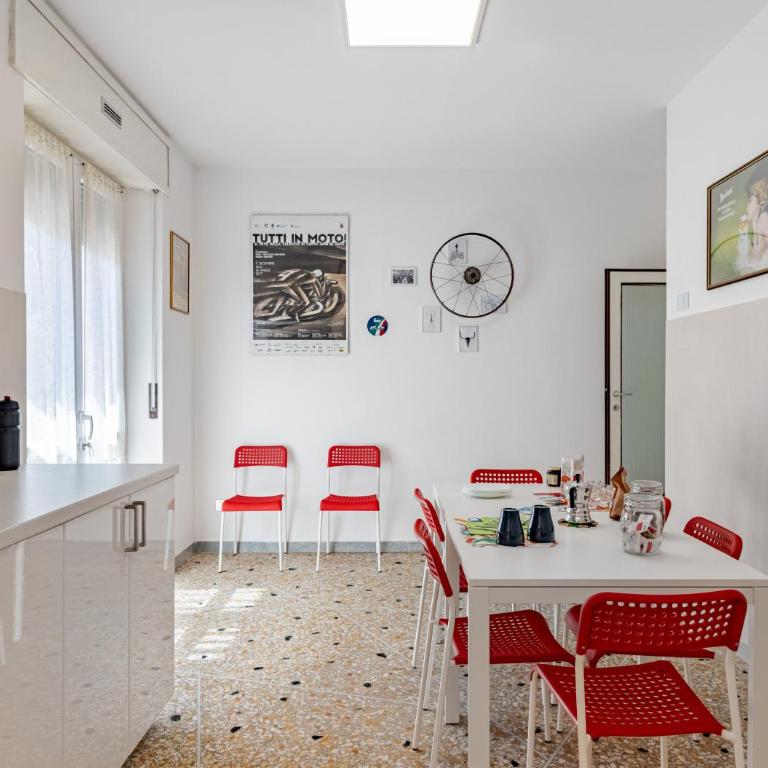 da Paola - Group Getaway - Bright Flat with Balcony WiFi & AC - Private internal Parking for motorbikes and bikes - Appartamento con 3 Camere da Letto - 23