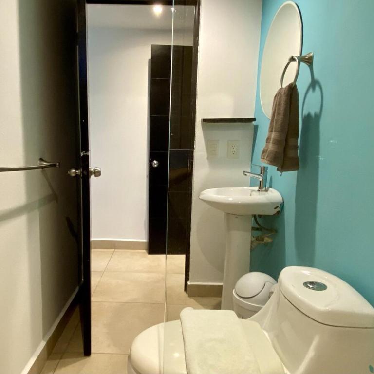 Beachside Penthouse with Pool & Balcony - Apartamento de 3 dormitorios - 3